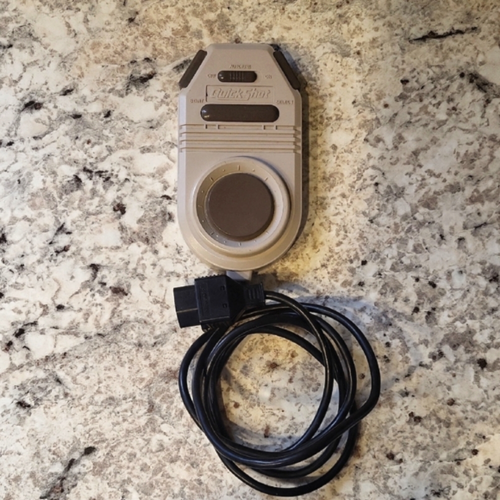 QuickShot QS 126 Nintendo NES Controller